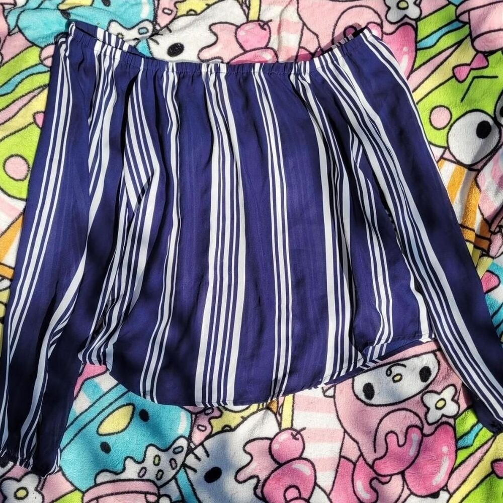 Forever-21 Women's White and Navy Shirt